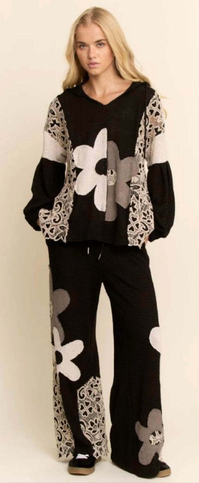 HOODIE OVERSIZED KNIT TOP WITH FLOWER PATCH