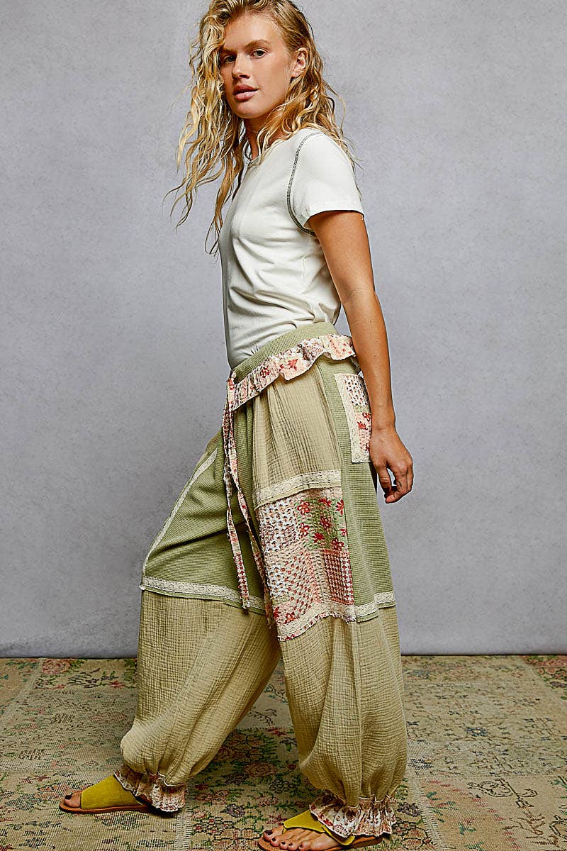 Floral Pattern Ruffle Waist Band Knit Jogger Pants