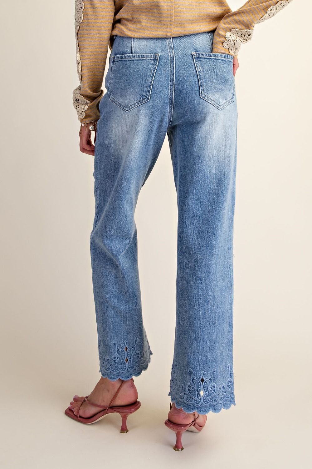 Embroidery detail washed jeans