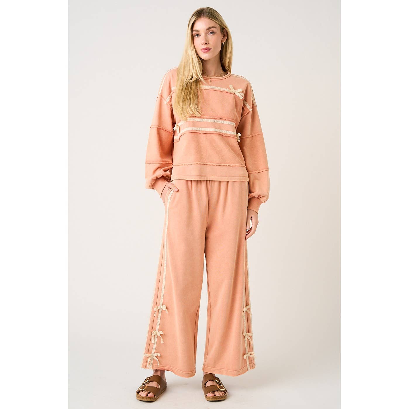 LACE BOW SIDE STRIPE PANTS