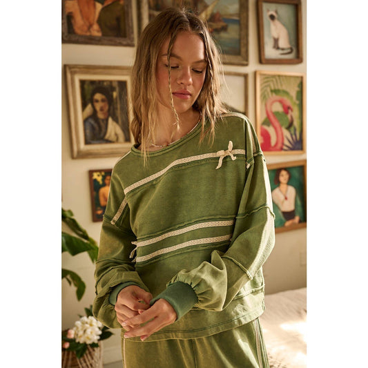 LACE BOW MINERAL WASH LONG SLEEVE SWEATSHIRT