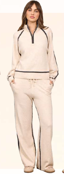 Knit Wide Leg Pants With Contrast Cream