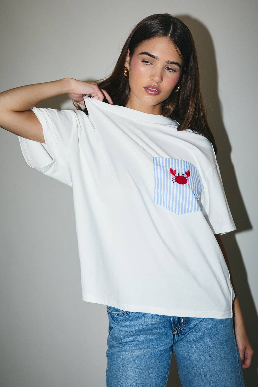 ROUND NECK T-SHIRT WITH POCKET CRAB EMBROIDERY