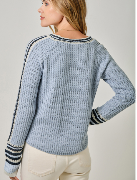 Raglan sleeve knit sweater