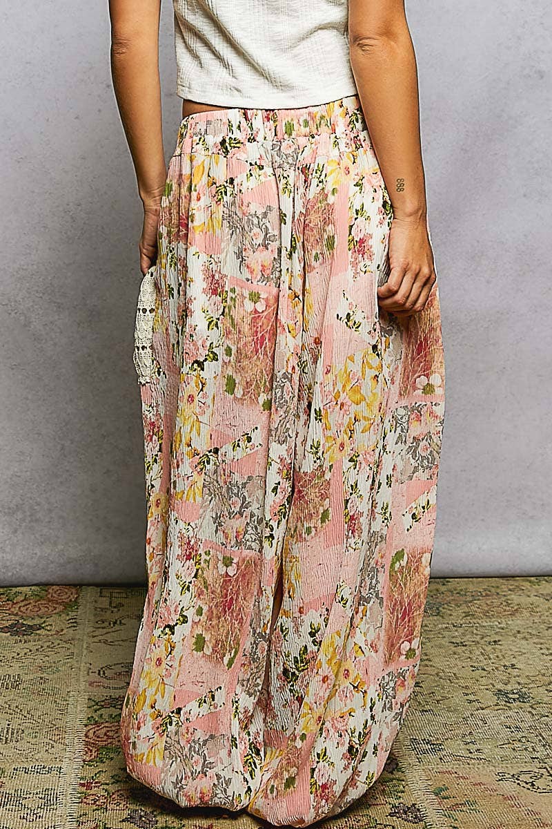 Crinkled Printed Contrast Pockets Printed Woven Jogger Pants