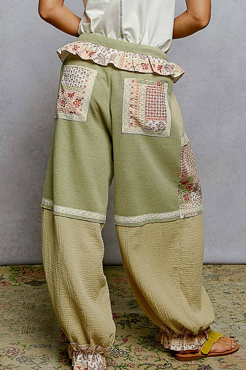 Floral Pattern Ruffle Waist Band Knit Jogger Pants