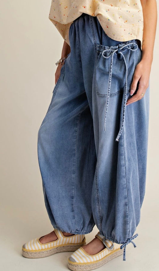 WASHED DENIM PANTS