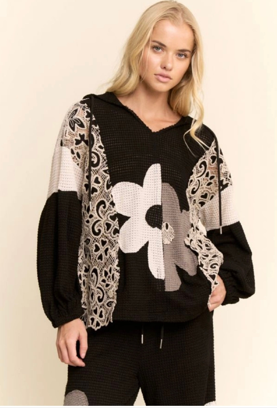 HOODIE OVERSIZED KNIT TOP WITH FLOWER PATCH