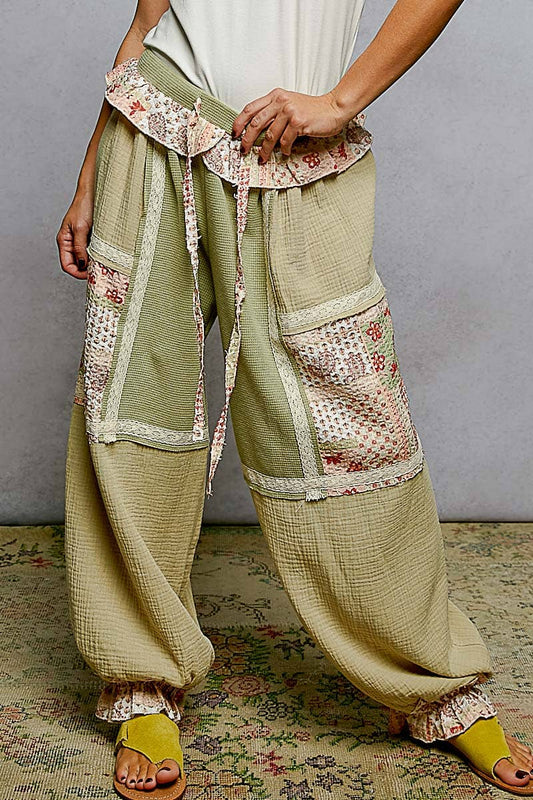 Floral Pattern Ruffle Waist Band Knit Jogger Pants