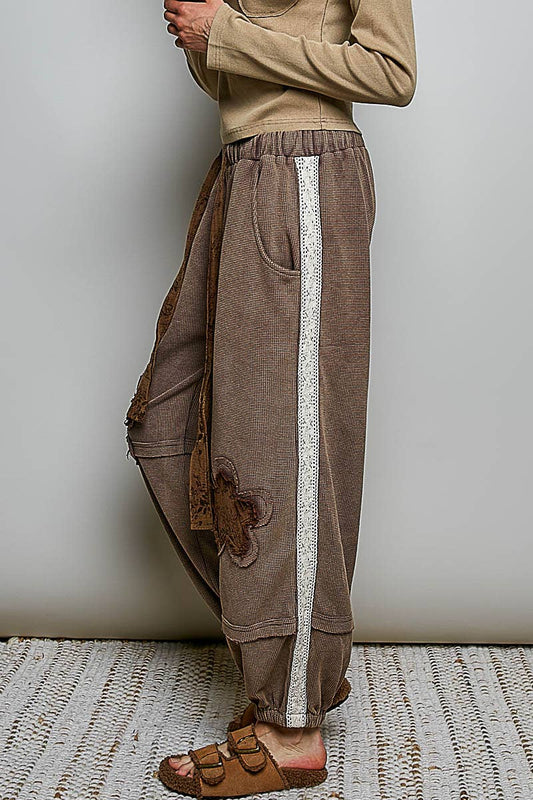 Floral Print Patch High Rise Jogger