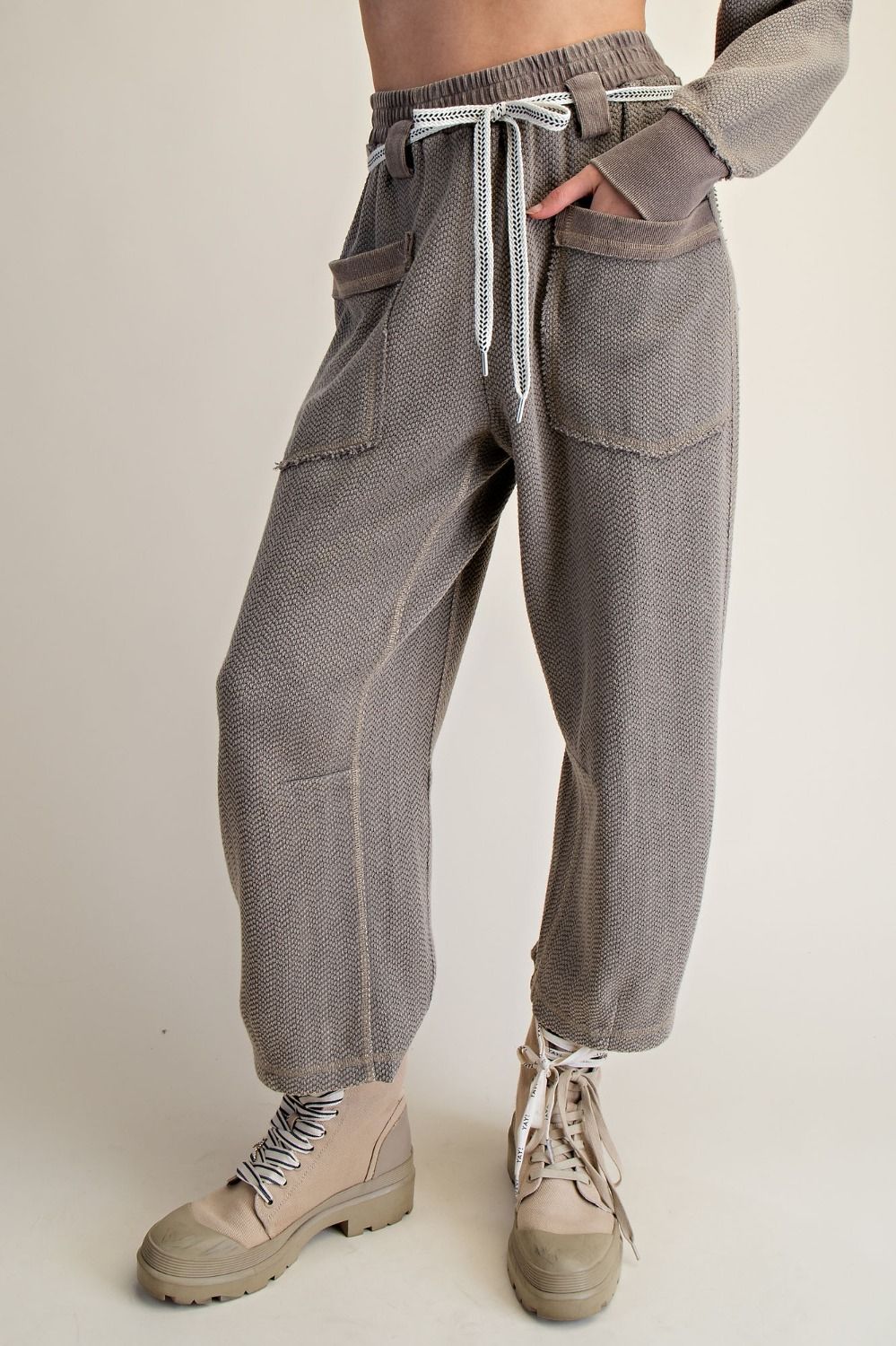 mineral washed pants olive