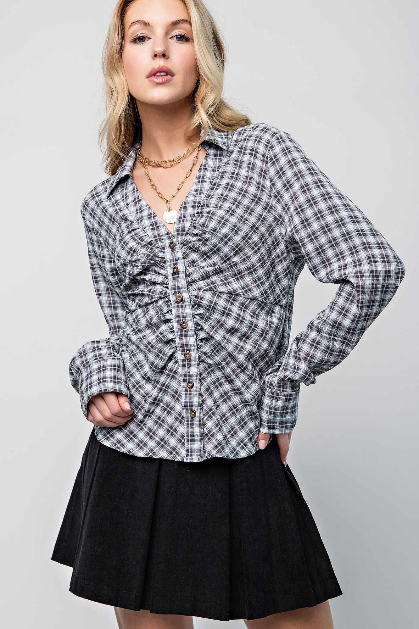 BUTTON DOWN FITTED PLAID SHIRT