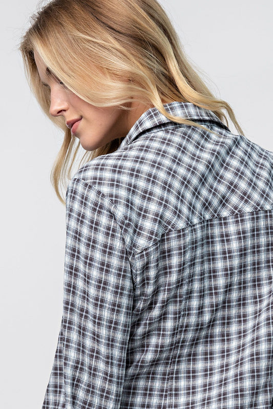 BUTTON DOWN FITTED PLAID SHIRT
